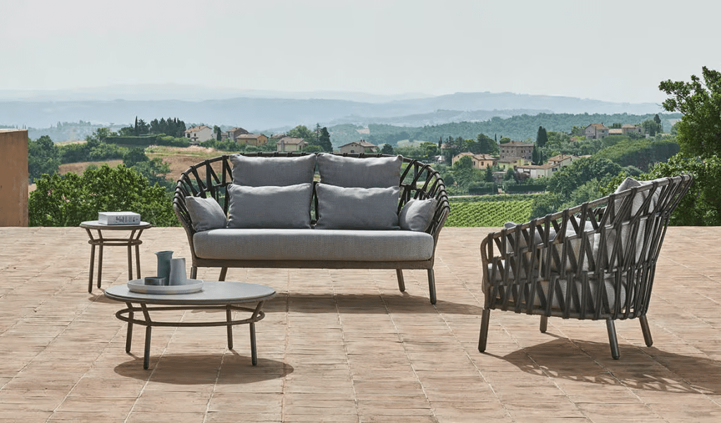 EMMA CROSS OUTDOOR SOFA – 2-SITZER